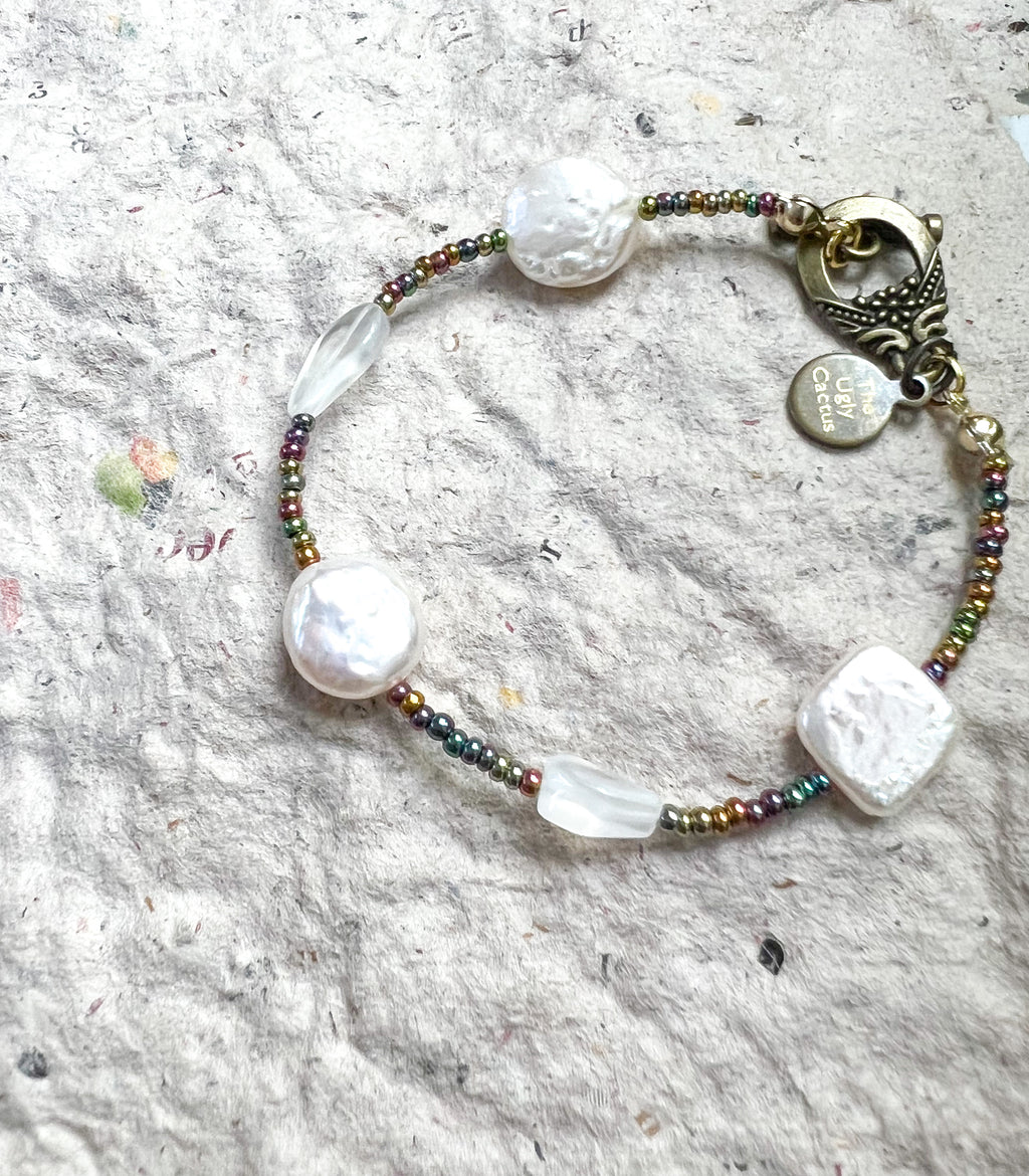 Dainty Pearls Beaded Bracelet | Mixed Media Boho Bracelet | Stackable Pearls - The Ugly Cactus 